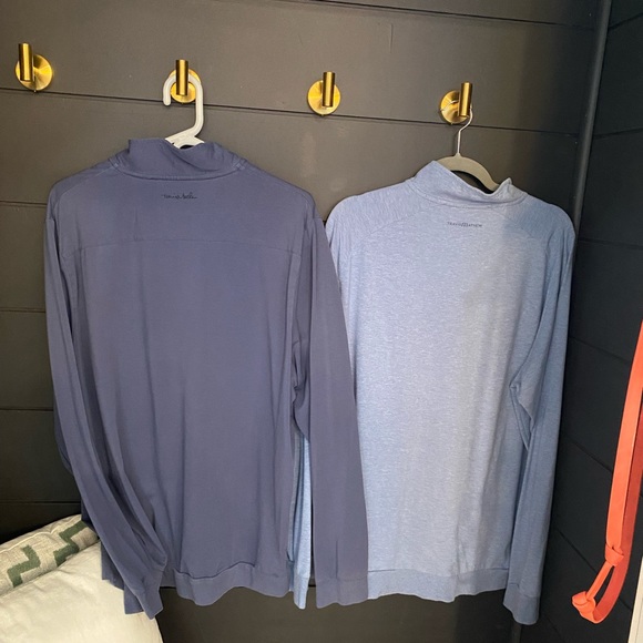 2 Travis Mathew pull overs - Picture 2 of 4